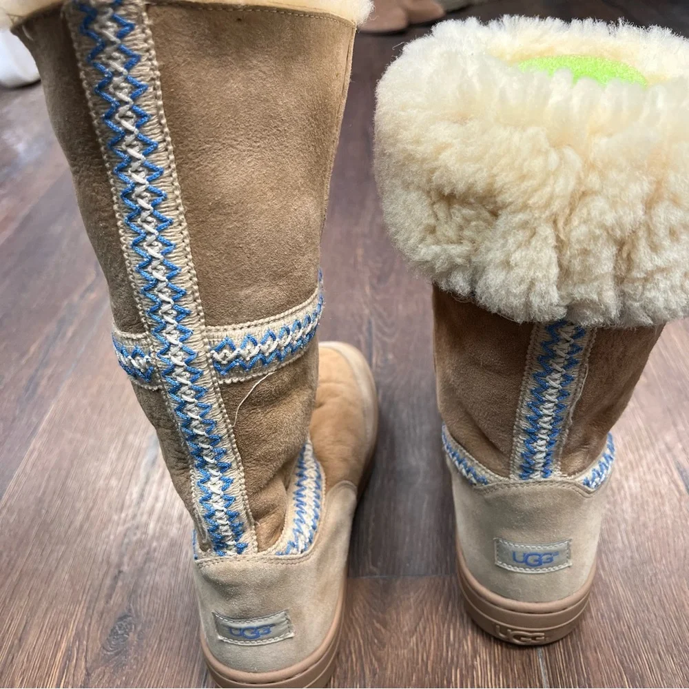 UGG Wonen’s Vintage Sundance Revival Tall Shearling Sand Boots SZ 9 - Picture 11 of 13